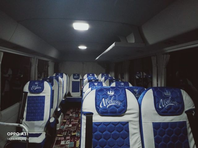 إيجار ميني باص تويوتا كوستر (21/24 راكب)