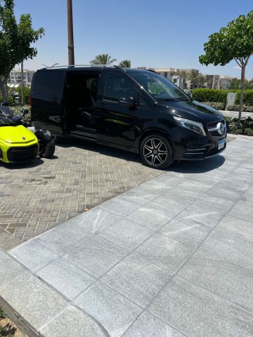 إيجار مرسيدس فيانو/في-كلاس للسفر العائلي