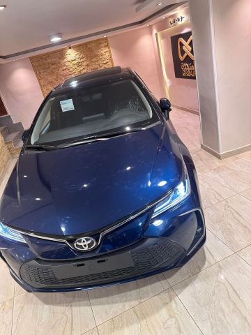 إيجار سيارة تويوتا كورولا بالسائق 2