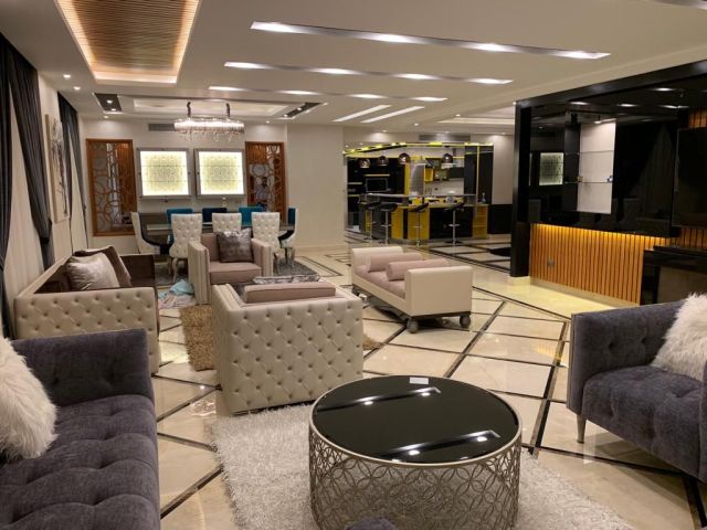 شقة استثنائية بمساحة ٤٢٠ متر - مفروشة وكاملة الأجهزة والتكييفات 2