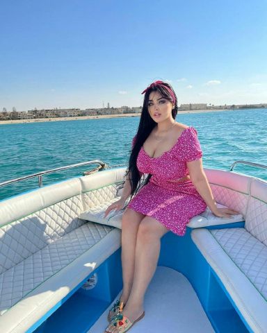 دلوعه ولبوة وهايجة وعايزاك تطفي ناري مش قادرة