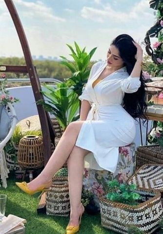 الجلسات عندي كلها متعة نار ومساج وريليش وفروعوني