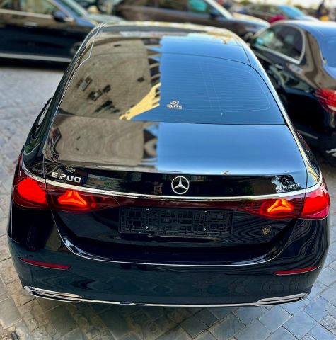 ايجار سياره مرسيدس E200 بالسائق 2