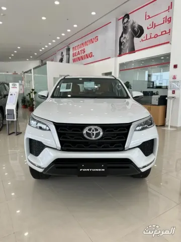 إيجار تويوتا فورتشنر 7 مقاعد للسفر والرحلات مع سائق