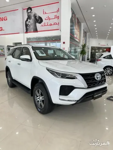 إيجار تويوتا فورتشنر 7 مقاعد للسفر والرحلات مع سائق 2