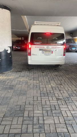 إيجار ميكروباص تويوتا هايس 14 راكباً بالسائق 3