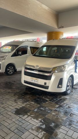 إيجار ميكروباص تويوتا هايس 14 راكباً بالسائق 4