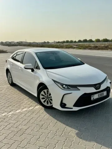 إيجار تويوتا كورولا بالسائق للسفر