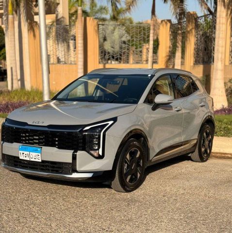 إيجار سيارة كيا سبورتاج (SUV) للنقل السياحي بالسائق
