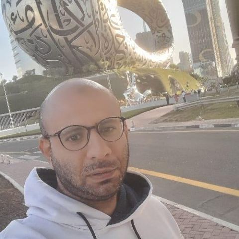 للمقابلات الجادة مع سيدات