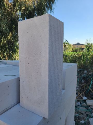 طوب ابيض رغوي