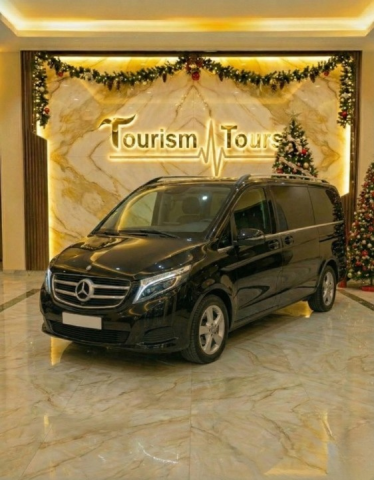 فخامة تليق بعائلتكم.. ايجار مرسيدس فيانو (V-Class) VIP!