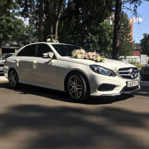 إيجار سيارات مرسيدس للأفراح والمناسبات 3