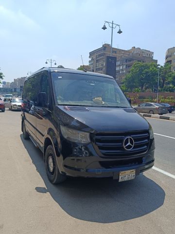 إيجار مرسيدس سبرينتر VIP بالسائق 2