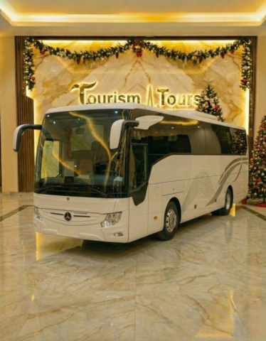 أسطول الفخامة للرحلات الكبيرة.. إيجار أتوبيس مرسيدس 50 راكب! 