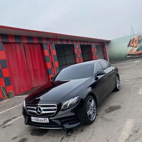 إيجار مرسيدس E200 بالسائق - ليموزين مطار القاهرة الدولي