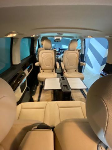 إيجار مرسيدس فيانو بالسائق: استمتع بفخامة عائلية لا تُنسى. 2