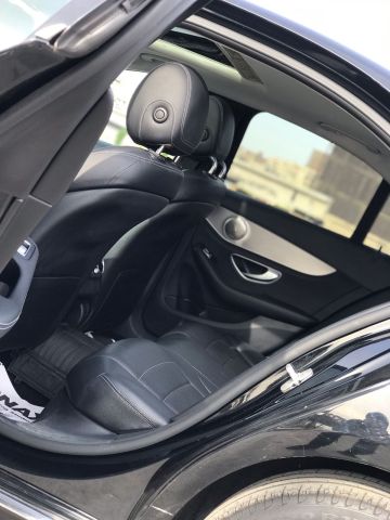 إيجار مرسيدس C180 بالسائق.. عنوان الوجاهة في احتفالات الكريسماس . 2