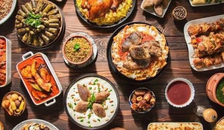 مطلوب بنات للعمل في عمل وجبات 