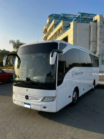 عملاق الطرق والراحة.. إيجار أتوبيس مرسيدس 50 راكب