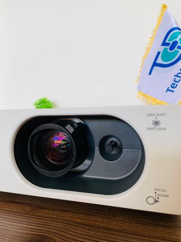 Panasonic HD PT-FW430 بروجيكتور 4