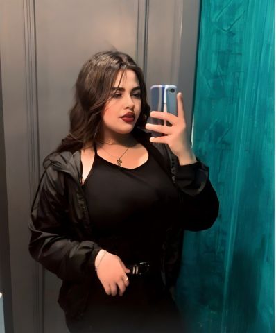 انا ياسمين الدلع كلو عندي