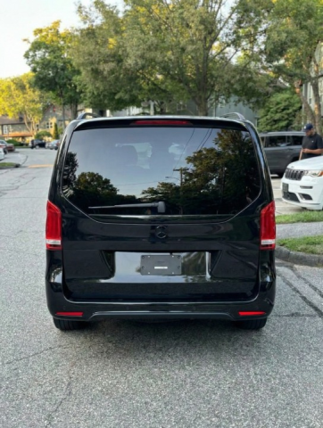 رحلة VIP بامتياز.. إيجار مرسيدس فيانو 7 راكب الفاخرة! 3