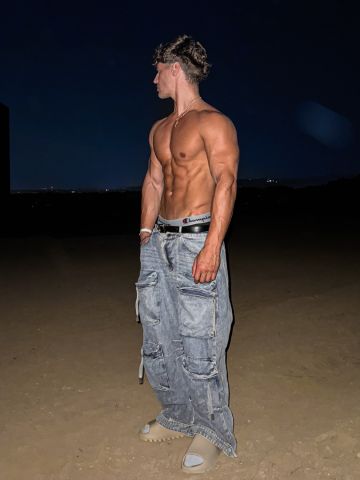 تعالي نتقابل لوحدنا ونعمل اللي نفسنا فيه مع بعض منغير كسوف