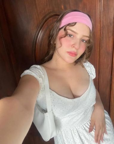 مساج بدلع وحنيه وبكل حب مع اجمل بنات مصريات 