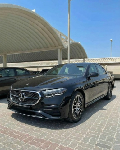 مستقبل الفخامة الآن بين يديك.. إيجار مرسيدس E200 موديل 2025!