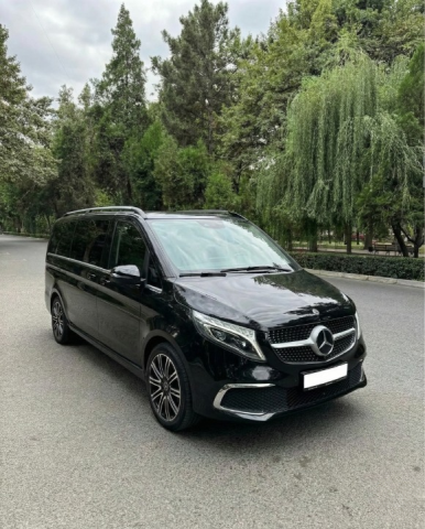 عنوان الفخامة والاتساع.. إيجار مرسيدس فيانو VIP!