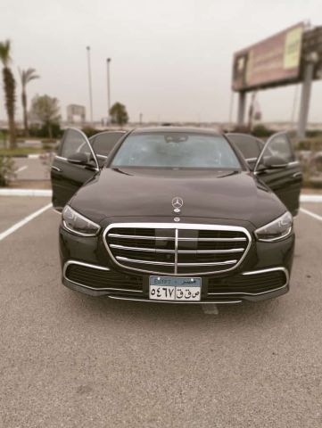 إيجار مرسيدس S-Class 2023 بالسائق لتجربة الرفاهية المطلقة.