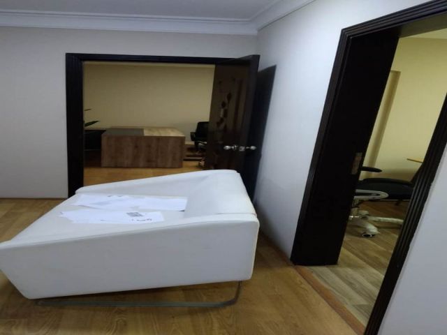 مقر إداري 300م للإيجار في شيراتون المطار موقع مميز 9