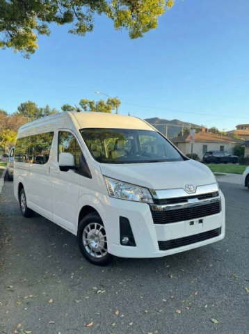 راحة الطريق لكل العيلة.. إيجار تويوتا هايس 14 راكب السياحي!