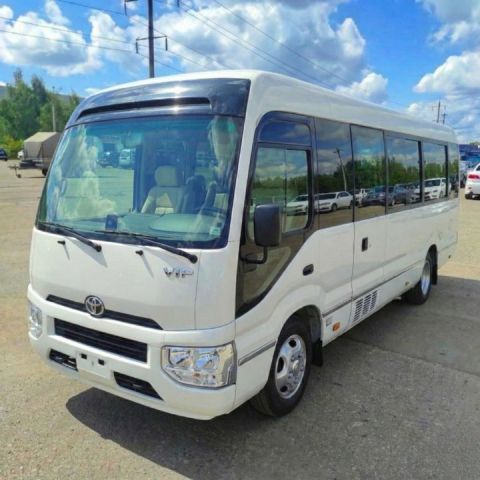 رحلتك بلمة وراحة.. إيجار تويوتا كوستر 21 راكب سياحي!