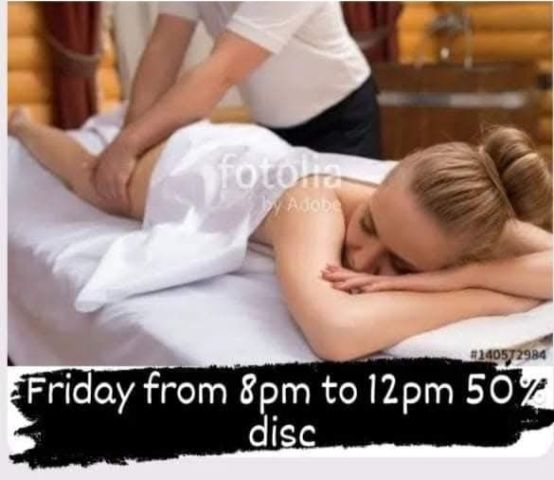 مدرب مساج رومانسي محترف لتحسين تجربتك