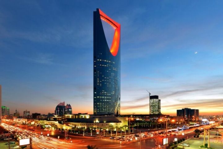 لأن السفر يحتاج خبرة ?