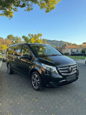 استئجار مرسيدس فيانو 7 راكب VIP - رفاهية التنقل والأمان