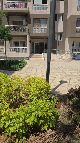 شقة للبيع في مدينتي بموقع مميز وأسعار مناسبة 8