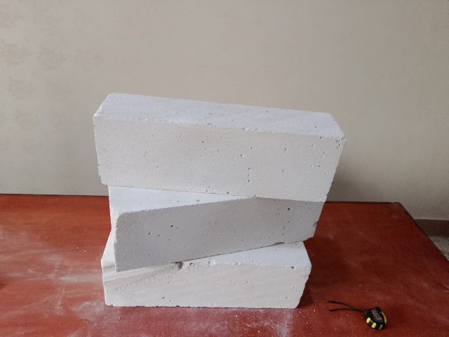 الطوب الابيض الرغوي