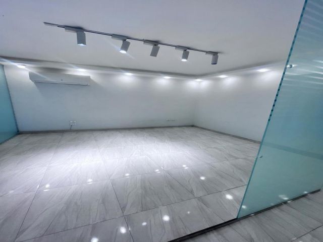 مقر إداري 340م في شــيراتون بالقرب من مسجد الصديق الدور الثاني  4