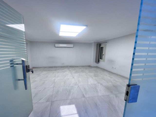 مقر إداري 340م في شــيراتون بالقرب من مسجد الصديق الدور الثاني  6