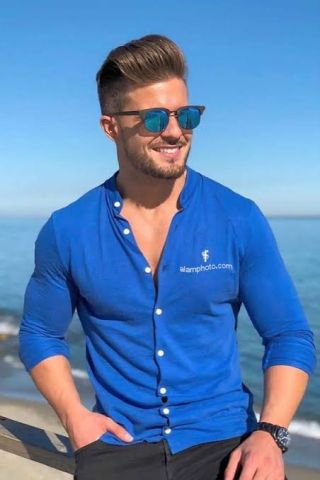 ابحث عن جاده للتعارف بكل سريه وصدق والله العظيم عندي افلام فلوس