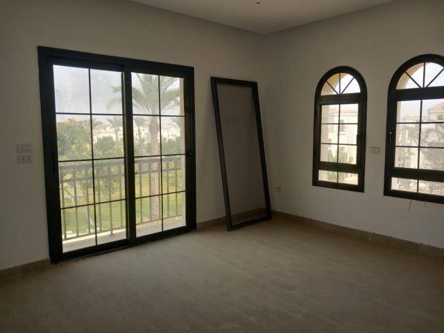 للبيع فيلا 750م في كمبوند سيليا طلعت مصطفى | العاصمة الإدارية الج 8