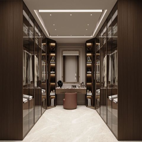 دريسنج روم يخلي كل حاجة منظمة.