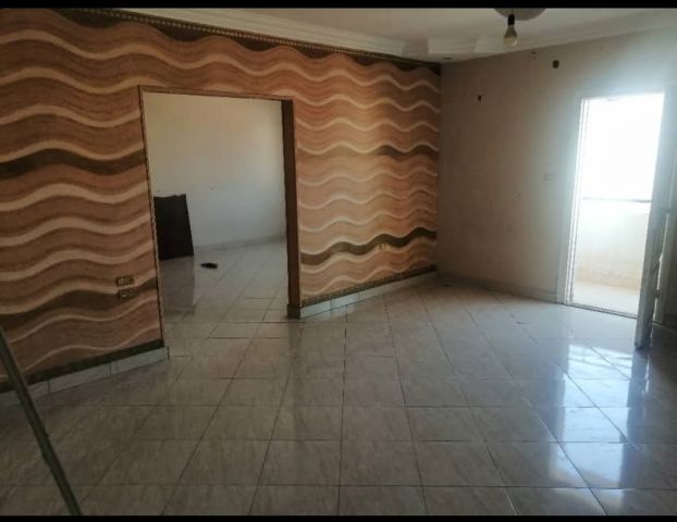 شقه للايجار بحرى ١٠٠م امام المدرسه اليابانيه مدينه يدر