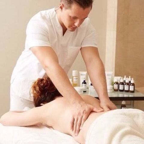 مدرب مساج بريفت وكابلز محترف لخدمات مميزة