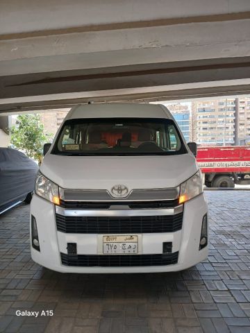 تأجير هايس 14 راكب للرحلات والمطارات 24 ساعة