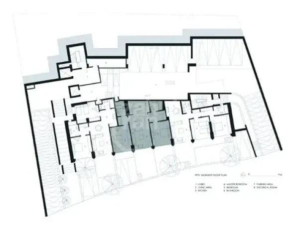 شقة اداري ارضي منخفض واجهة على الشارع للبيع