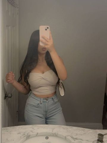 تعال ادلعك واحطه وامتعك قولي اي هيمنعك نحطه لبعض -